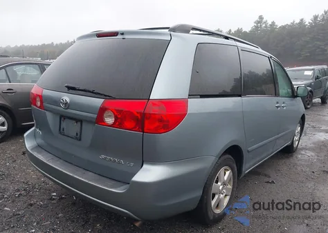 2010 Toyota Sienna Ce/Le z USA, uszkodzony, nr VIN 5TDKK4CC8AS324618